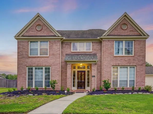 2101 Island Villas Dr, League City, TX 77573