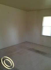 4th image of 32106 James St