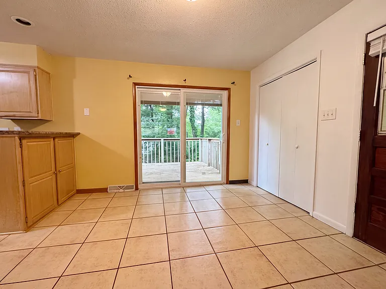 10801 Highcliff Dr — Photo 3