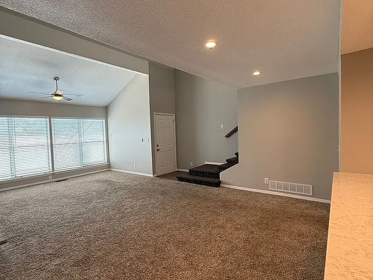 8861 W 106th Ter — Photo 9