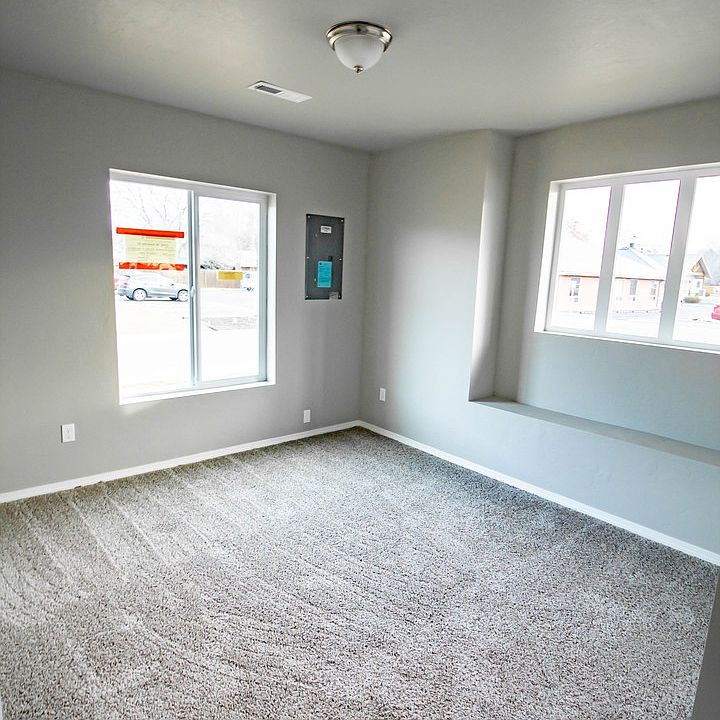 1st image of 1040-1047 W Sanetta St