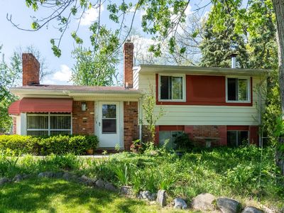 1985 Greenmeadow Dr, Walled Lake, MI, 48390