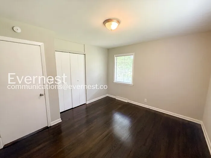 9825 Maple Ln — Photo 10