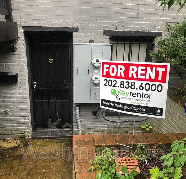 A 1351st St #NE ENGLISH BASEMENT — Photo 24