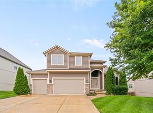 807 S Franklin St, Raymore, MO 64083