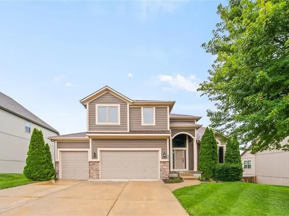 807 S Franklin St, Raymore, MO 64083