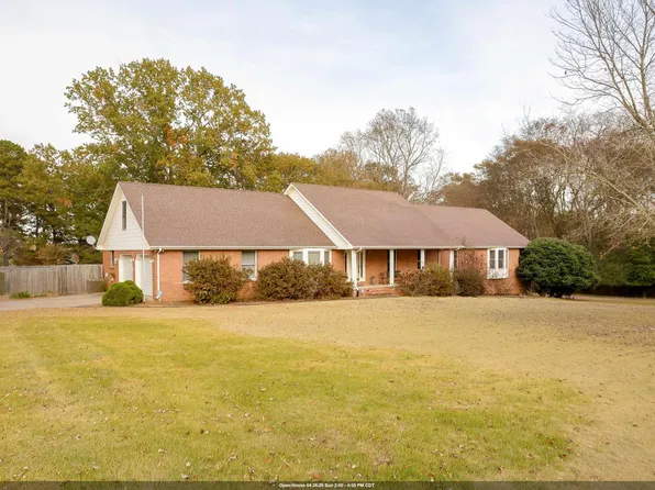 7607 Lakewood Dr, Florence, AL 35634