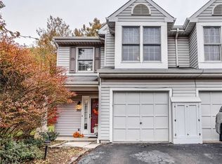 267 Commons Dr, Oakmont, PA 15139