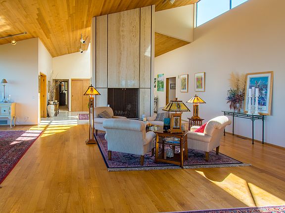 4th image of 606 S Marine Hills Way