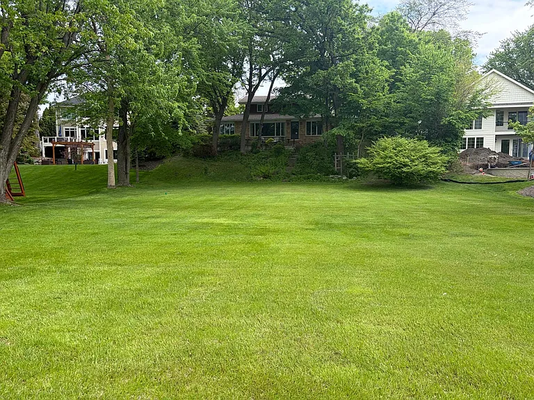 4435 N Shore Dr — Photo 4
