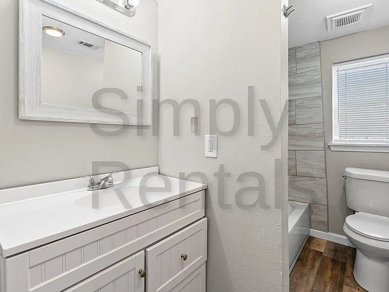 4214 Johnson St — Photo 17