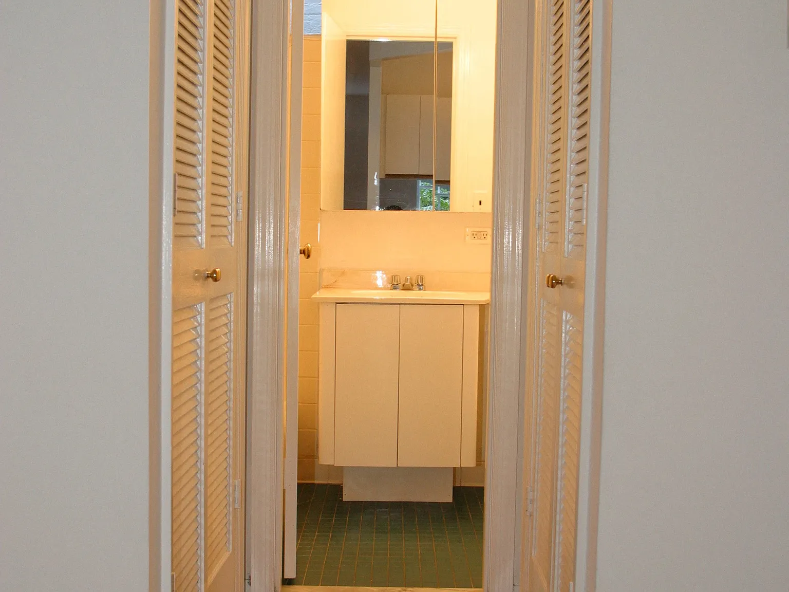 324 East 81st Street — Photo 4