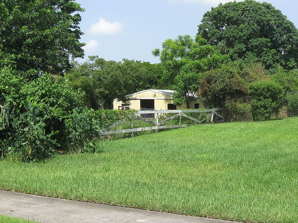 1st image of 4270 SW 92nd Ave