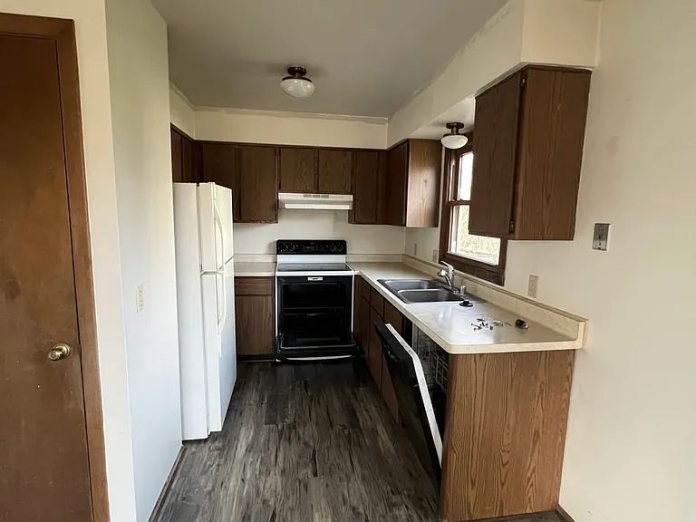 857 S Imperial Dr — Photo 6