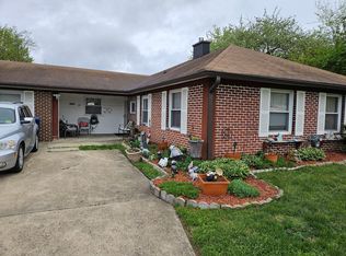 35 Pickwick Ln, Willingboro, NJ 08046