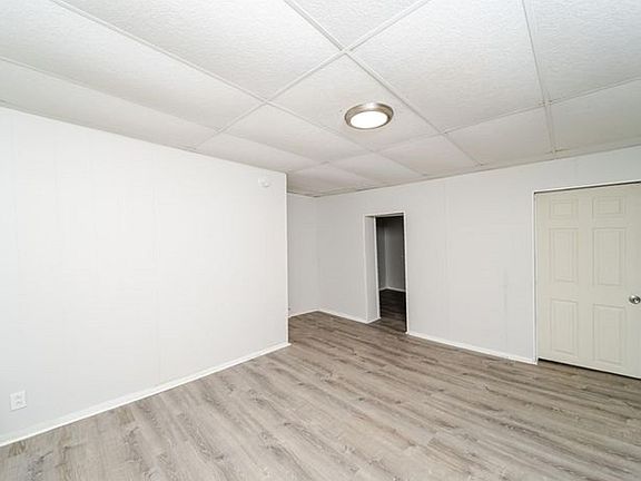 5th image of 169 Hutton St #1