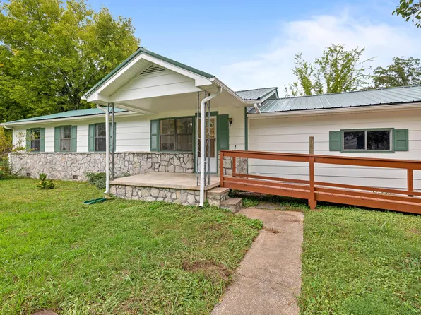 14 Longstreet Rd, Rossville, GA 30741