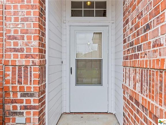 4th image of 2216 Stratford Dr