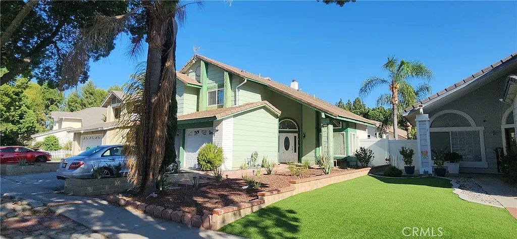 4 bed, 2.5 bath, 1863 sqft, $3,995 — Photo 2