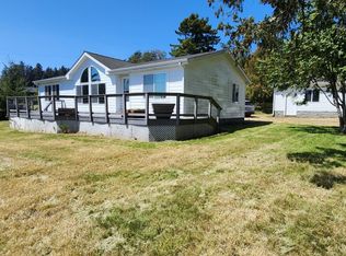 95511 N Bank Rogue River Rd, Gold Beach, OR 97444