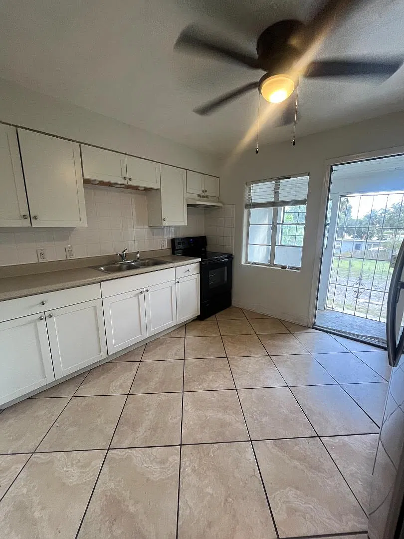 1511 W Main St - 1511 W Main St — Photo 2
