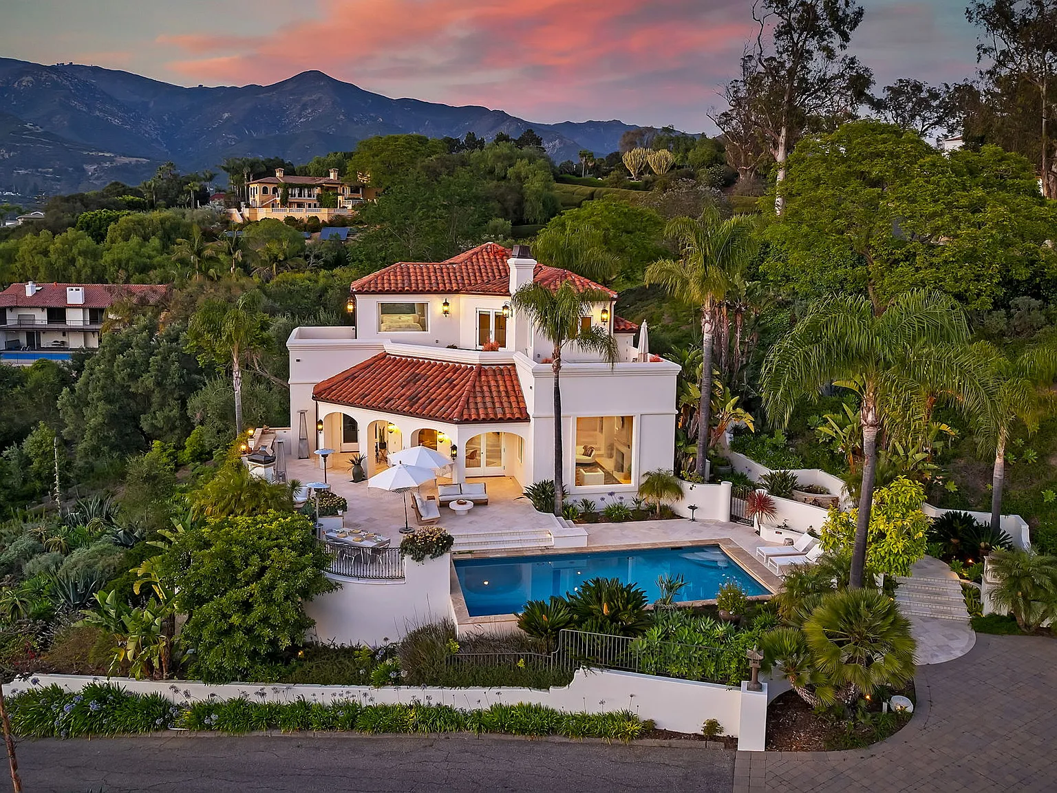 4 bed, 4.5 bath, $35,000 — Photo 1