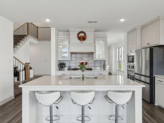 5th image of 110 Keane Ct