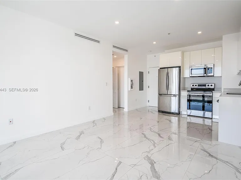 8425 Crespi Blvd #303 — Photo 8