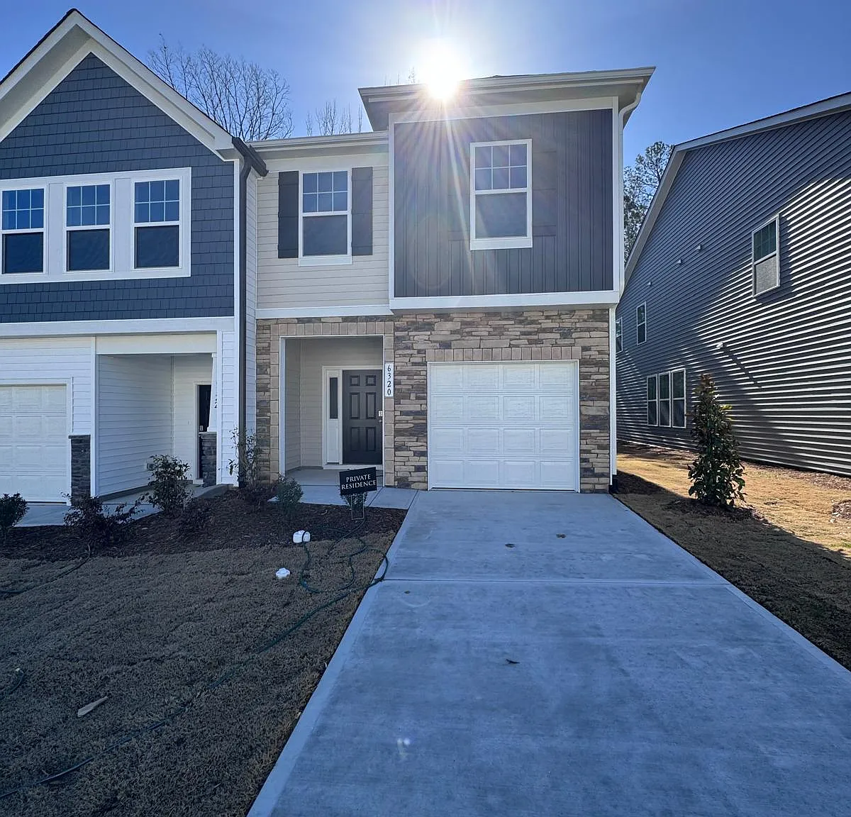3 bed, 2.5 bath, $1,900 — Photo 1