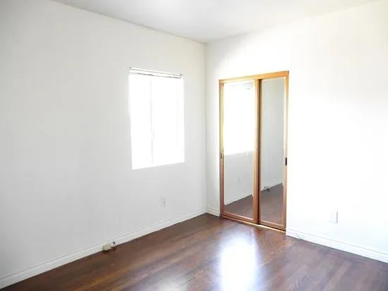 5723 Stansbury Ave — Photo 9