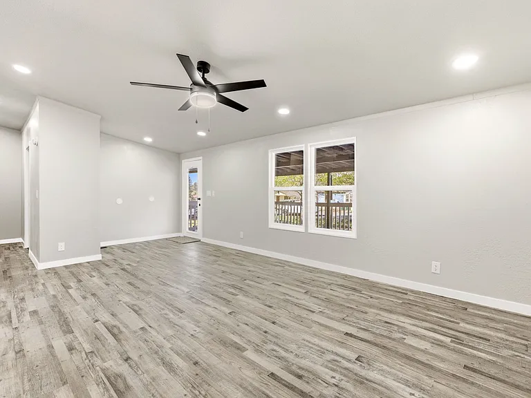 2101 W Park Valley Rd — Photo 6