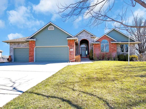 500 N Fiddlers Creek St, Valley Center, KS 67147