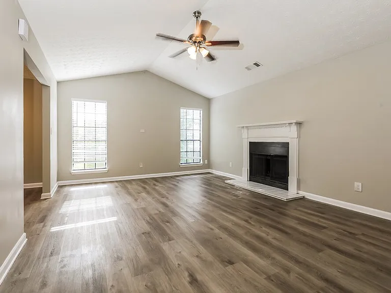 527 Brookfield Way — Photo 4