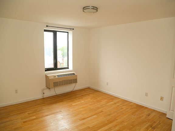5th image of 60-70 Woodhaven Blvd #5E