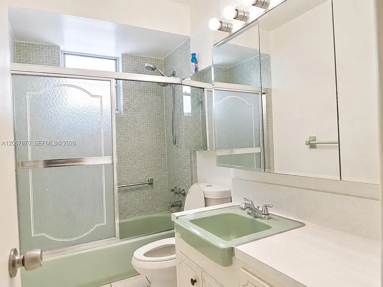 20200 NE 29th Ct #N214 — Photo 4