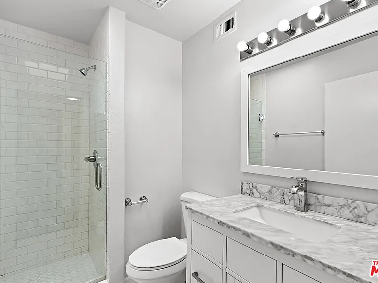 10627 Moorpark St #8 — Photo 13