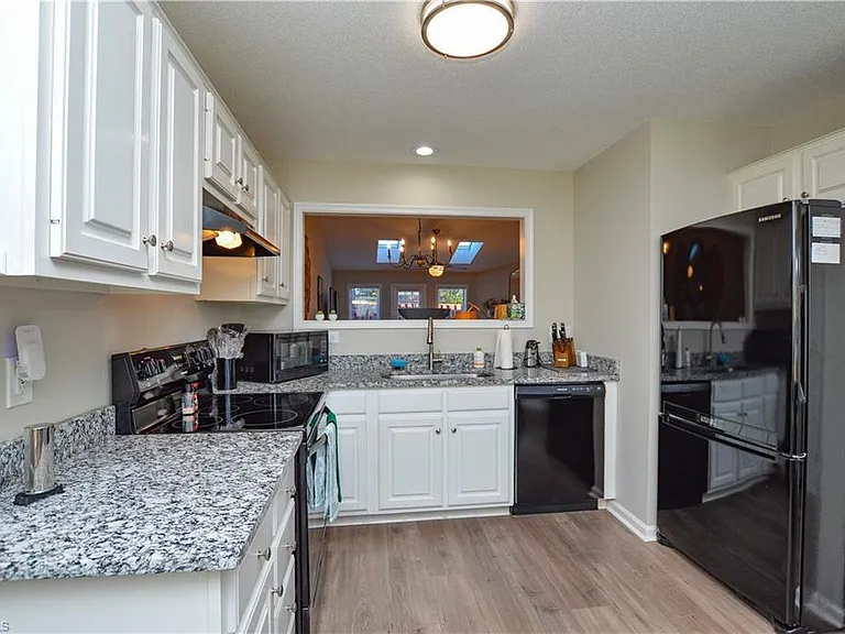 4410 Single Tree Ln — Photo 12