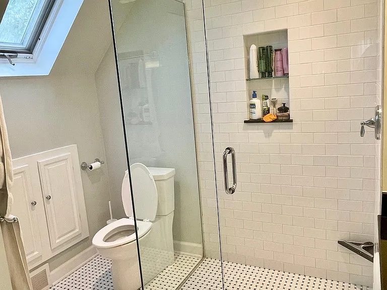 1070 City Park Ave — Photo 26