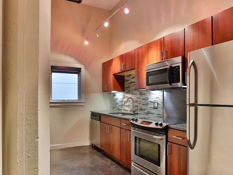 Riverview Lofts — Photo 43