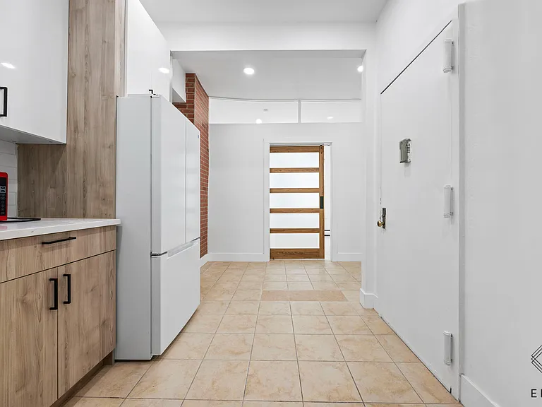 915 Broadway #3B — Photo 5
