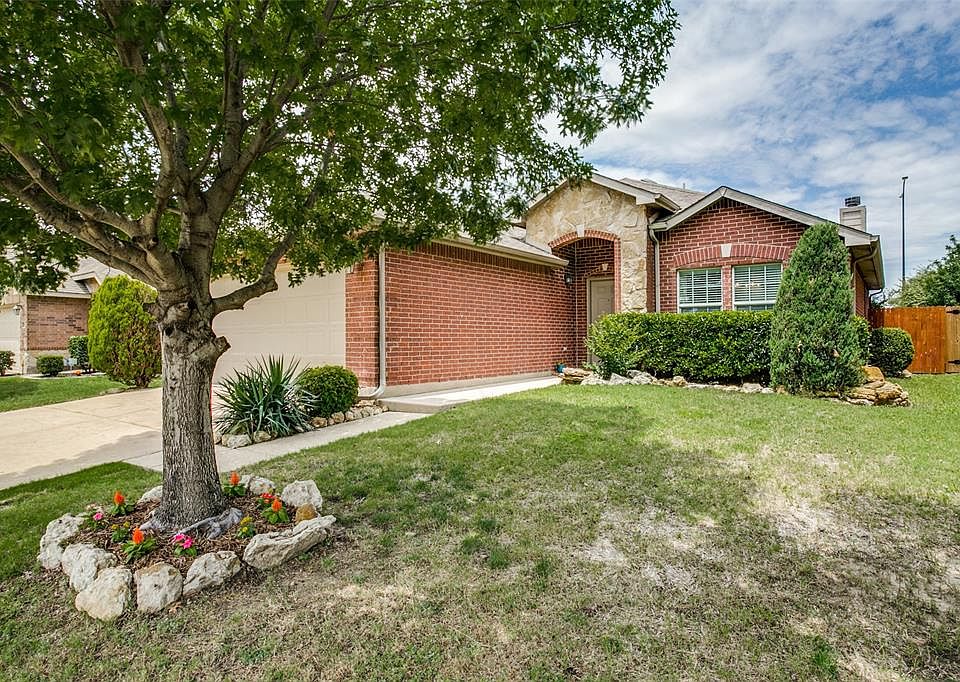 1st image of 2113 Burnside Dr