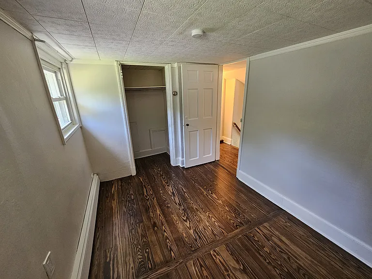 School House Ln — Photo 28
