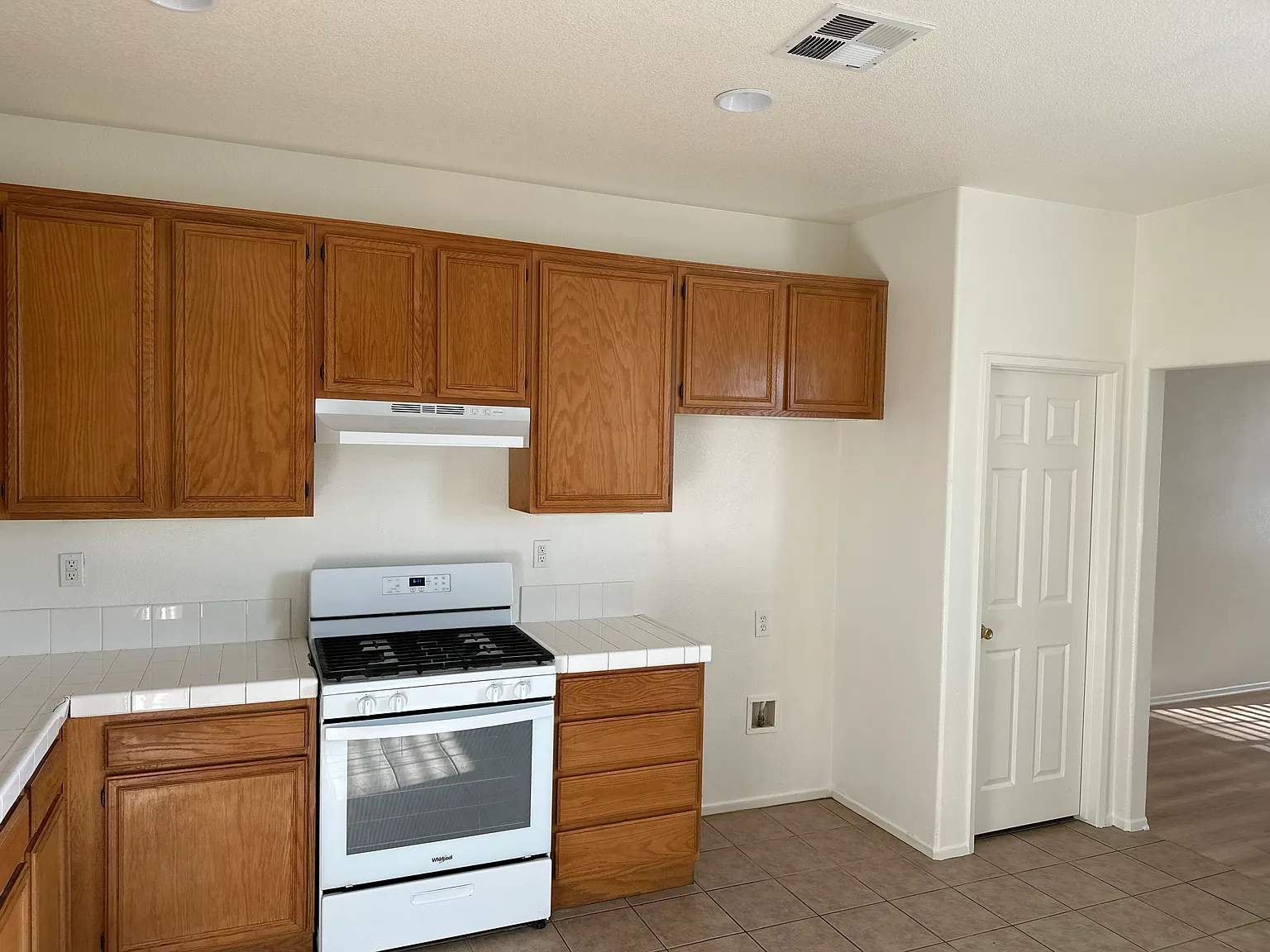 3 bed, 1516 sqft, $2,300 — Photo 2