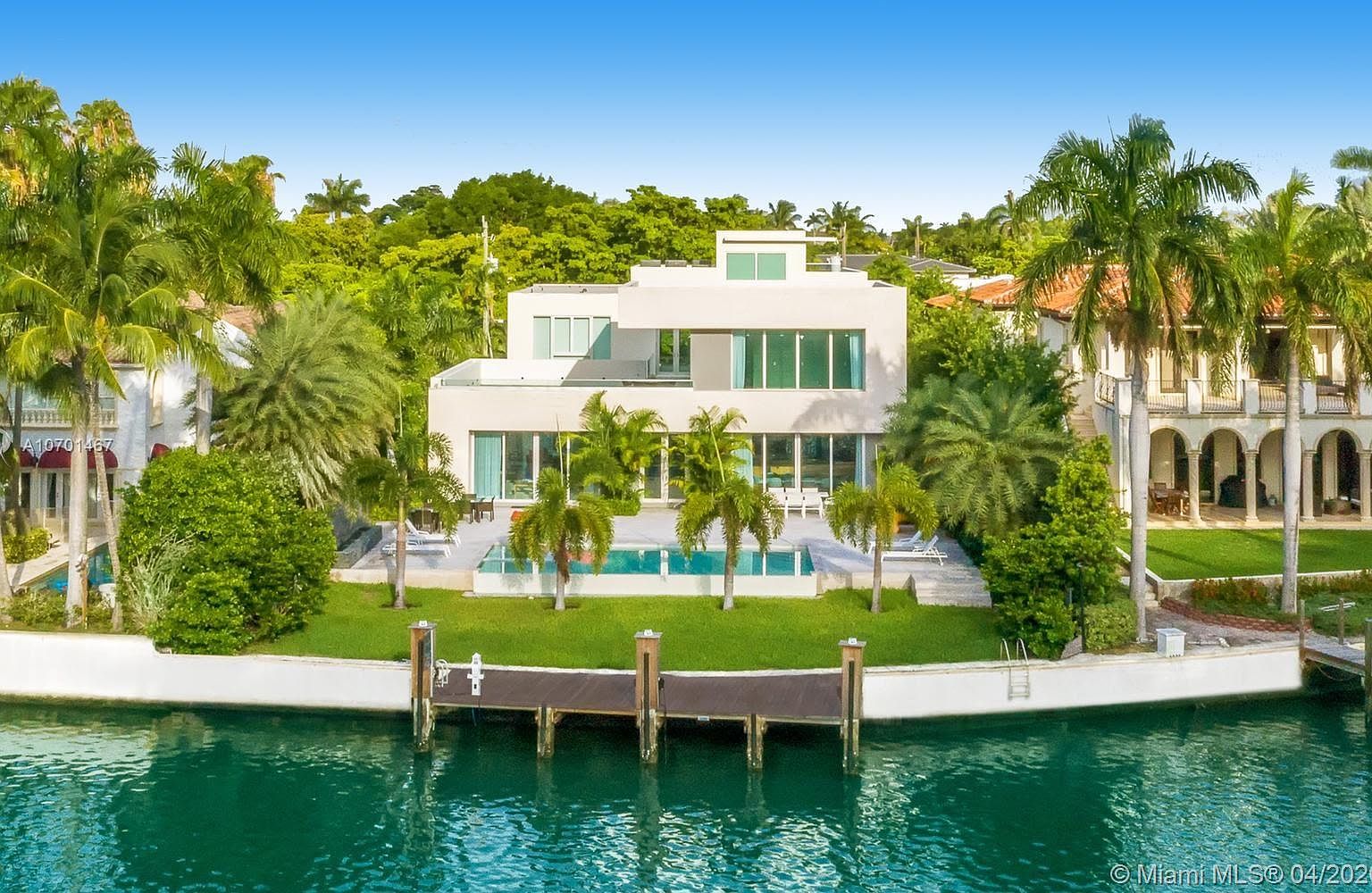 5711 Pine Tree Dr Miami Beach Fl 33140 Mls A10701467 Zillow