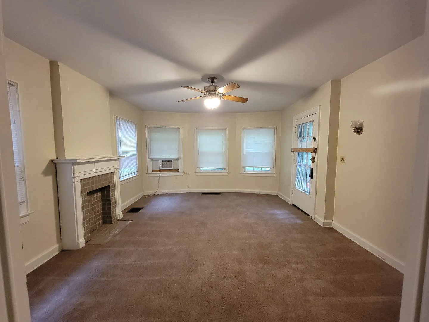 2048 Iuka Ave. — Photo 2