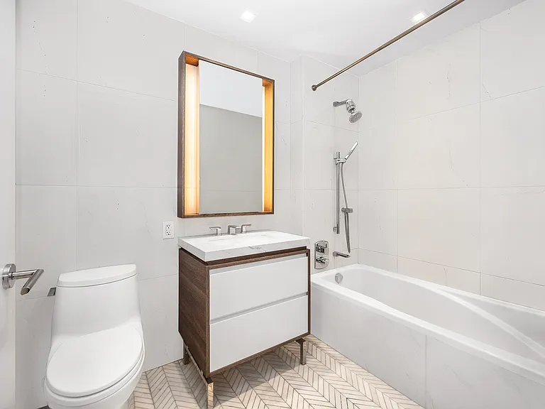 505 W 43rd St #5L — Photo 4