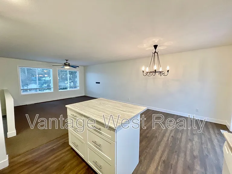 2442 Last Rd — Photo 5