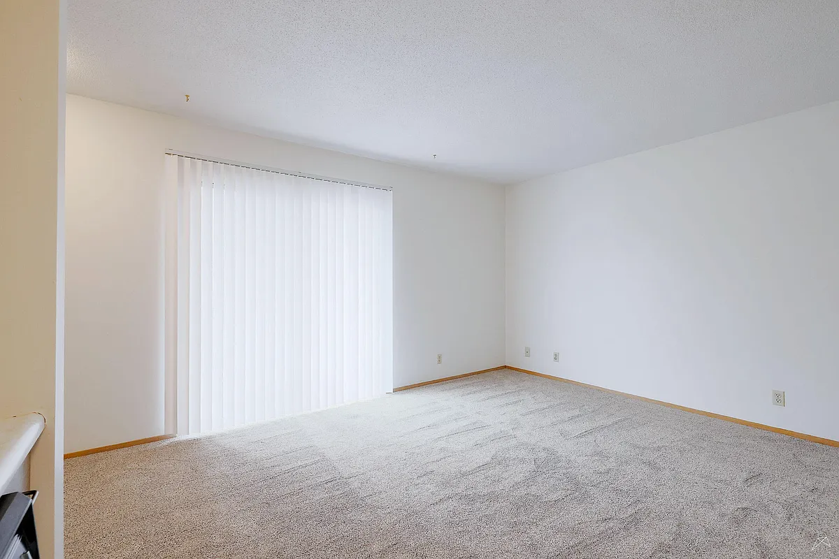Building Photo - 4840 Cleveland Ave #6