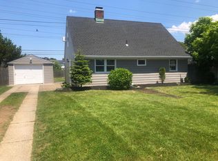 43 Mallard Rd, Levittown, NY 11756