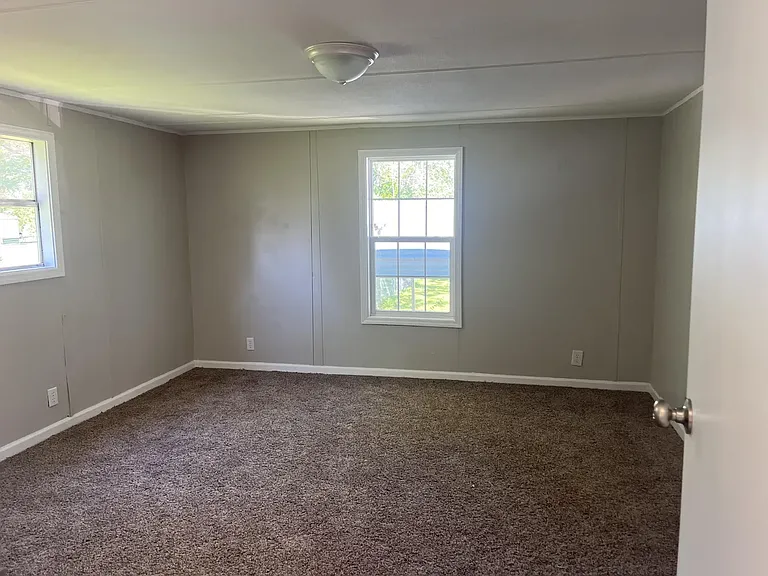 133 Albany Cir — Photo 8